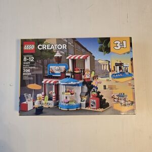 LEGO Creator 3-in-1 Modular Sweet Surprises #31077